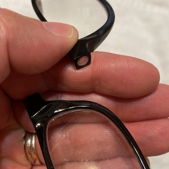 MEN/WOMEN readers click in the middle/I-hav 2/1.75 both blk,3/ 1.25 brown,2/1.00 - Picture 3 of 5